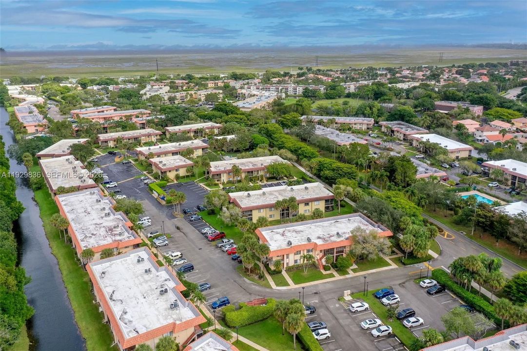 待售: $300,000 (2 贝兹, 2 浴室, 1256 平方英尺)