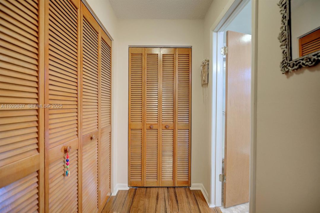 待售: $290,000 (2 贝兹, 2 浴室, 1448 平方英尺)