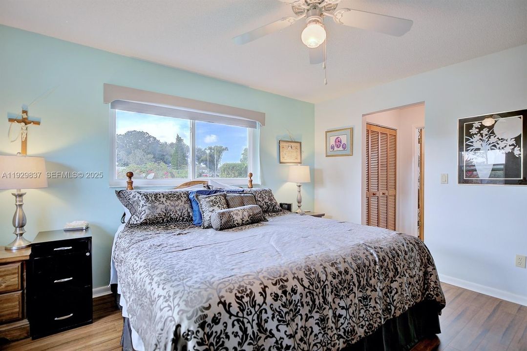 待售: $290,000 (2 贝兹, 2 浴室, 1448 平方英尺)