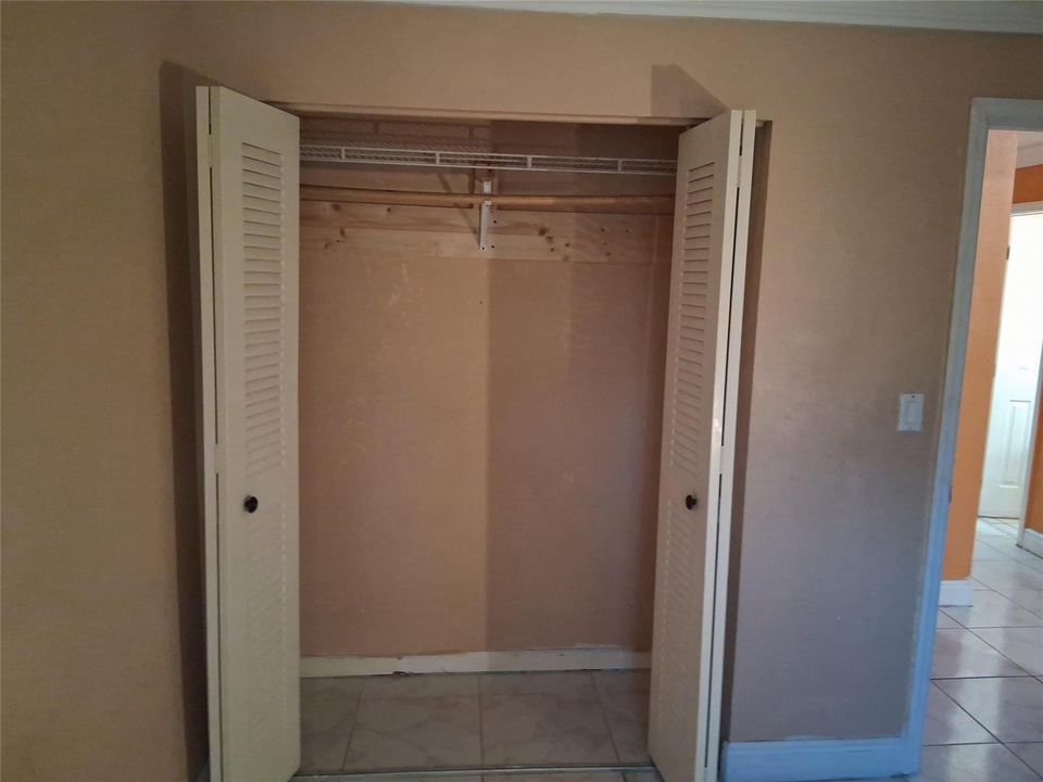 2nd bedroom closet