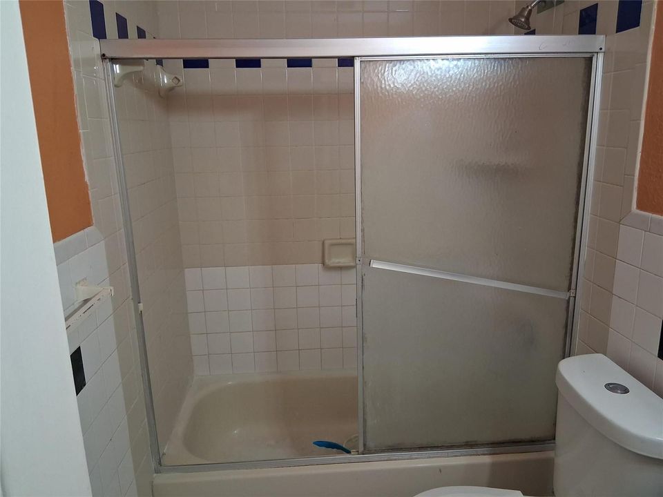 Complete bathroom upstair