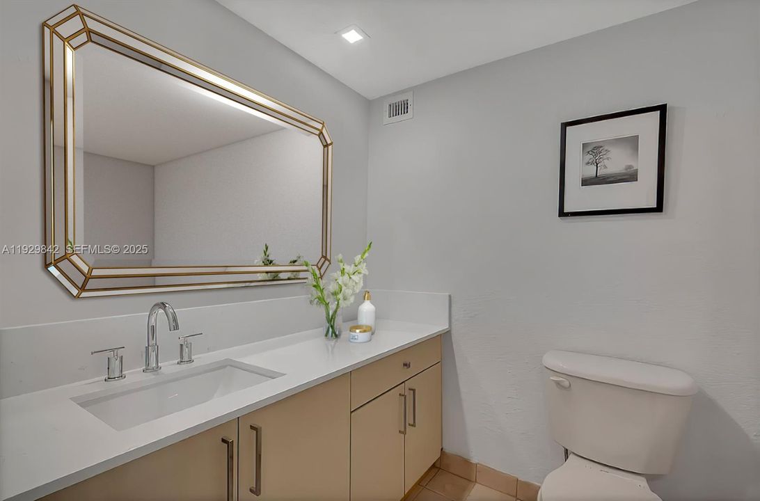 For Sale: $519,000 (1 beds, 1 baths, 980 Square Feet)