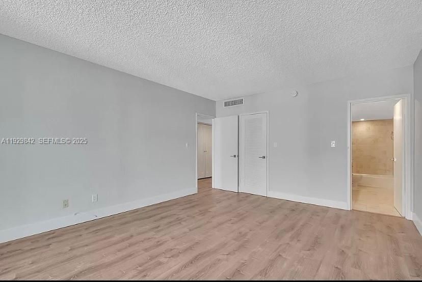 For Sale: $519,000 (1 beds, 1 baths, 980 Square Feet)