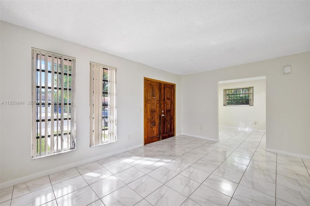 For Rent: $3,000 (3 beds, 2 baths, 2730 Square Feet)