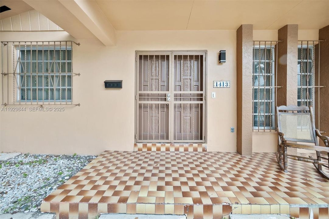 For Rent: $3,000 (3 beds, 2 baths, 2730 Square Feet)