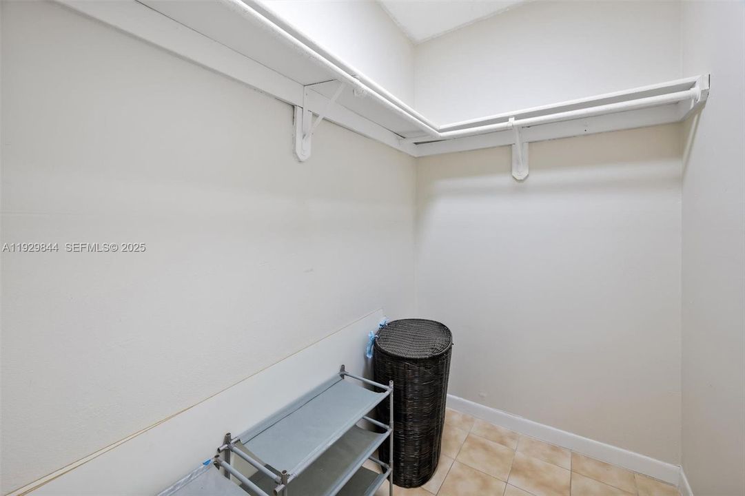 For Rent: $3,000 (3 beds, 2 baths, 2730 Square Feet)