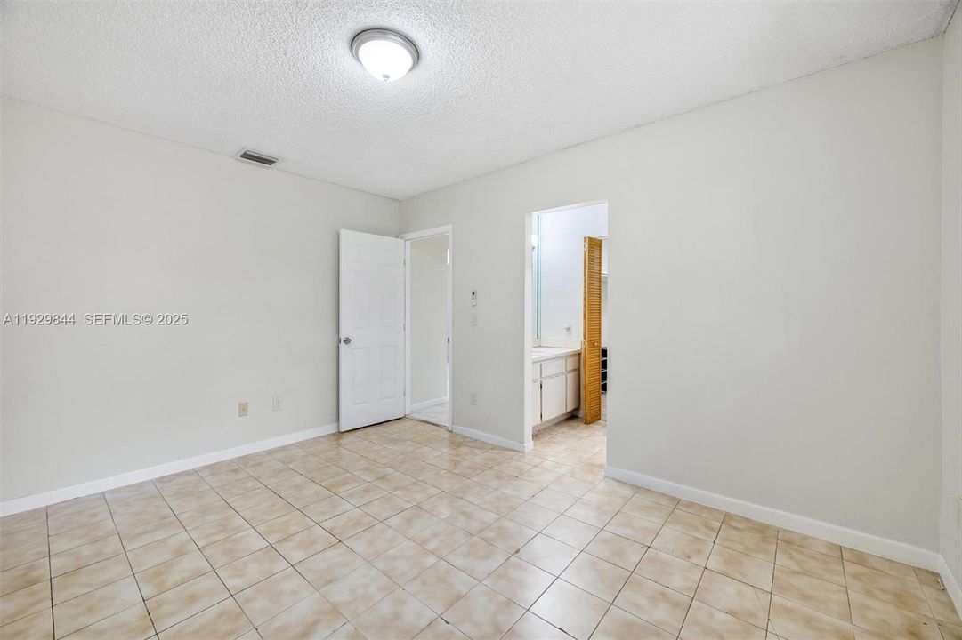 For Rent: $3,000 (3 beds, 2 baths, 2730 Square Feet)