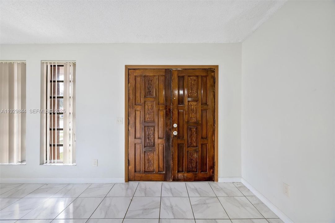 For Rent: $3,000 (3 beds, 2 baths, 2730 Square Feet)