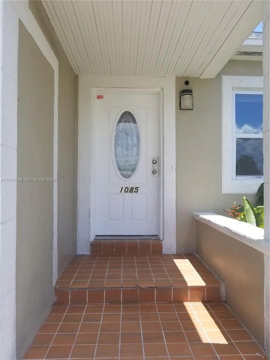 En Renta: $2,650 (3 camas, 2 baños, 946 Pies cuadrados)