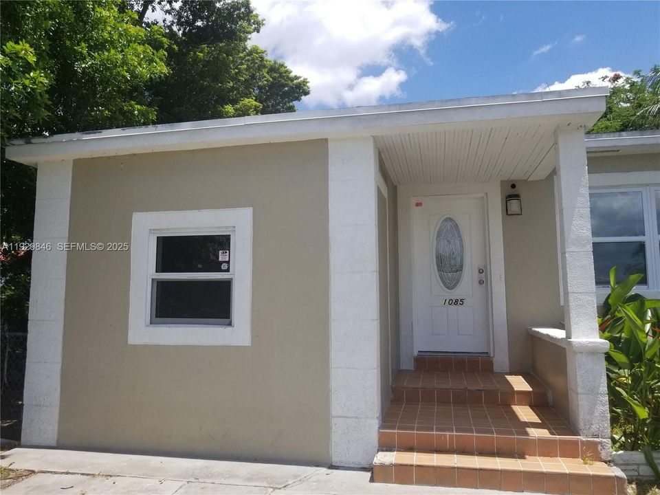 En Renta: $2,650 (3 camas, 2 baños, 946 Pies cuadrados)