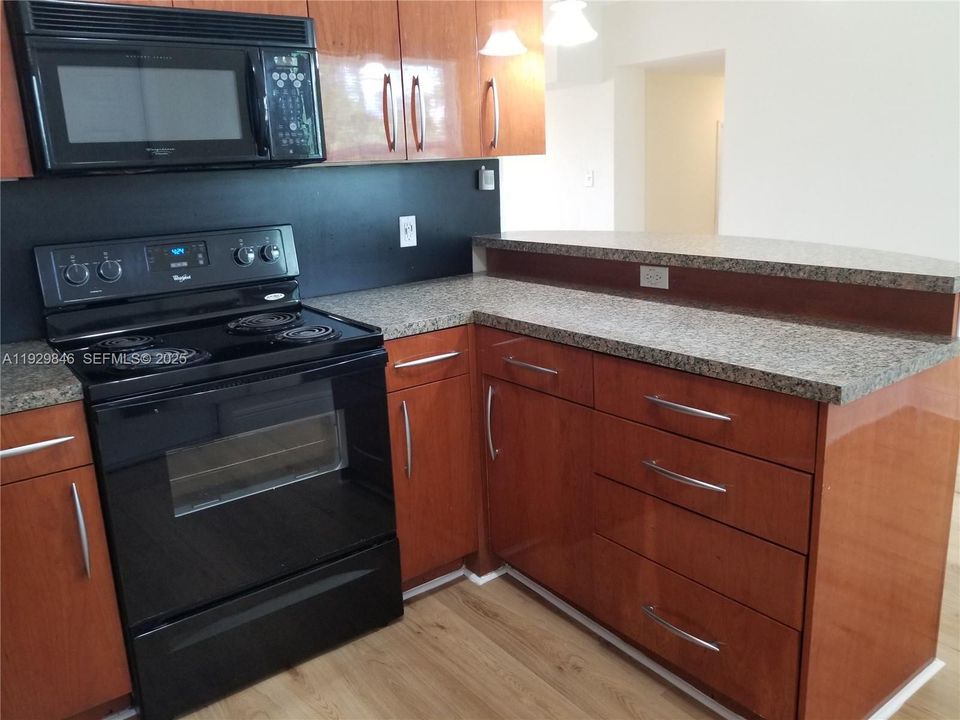 En Renta: $2,650 (3 camas, 2 baños, 946 Pies cuadrados)