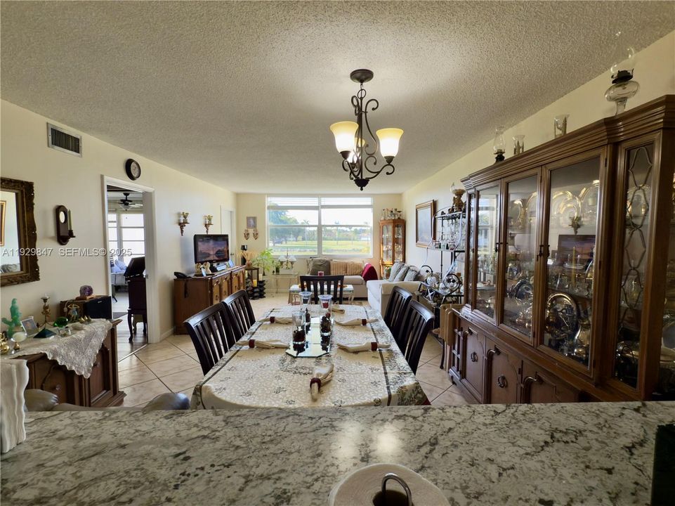 For Sale: $149,600 (2 beds, 2 baths, 970 Square Feet)