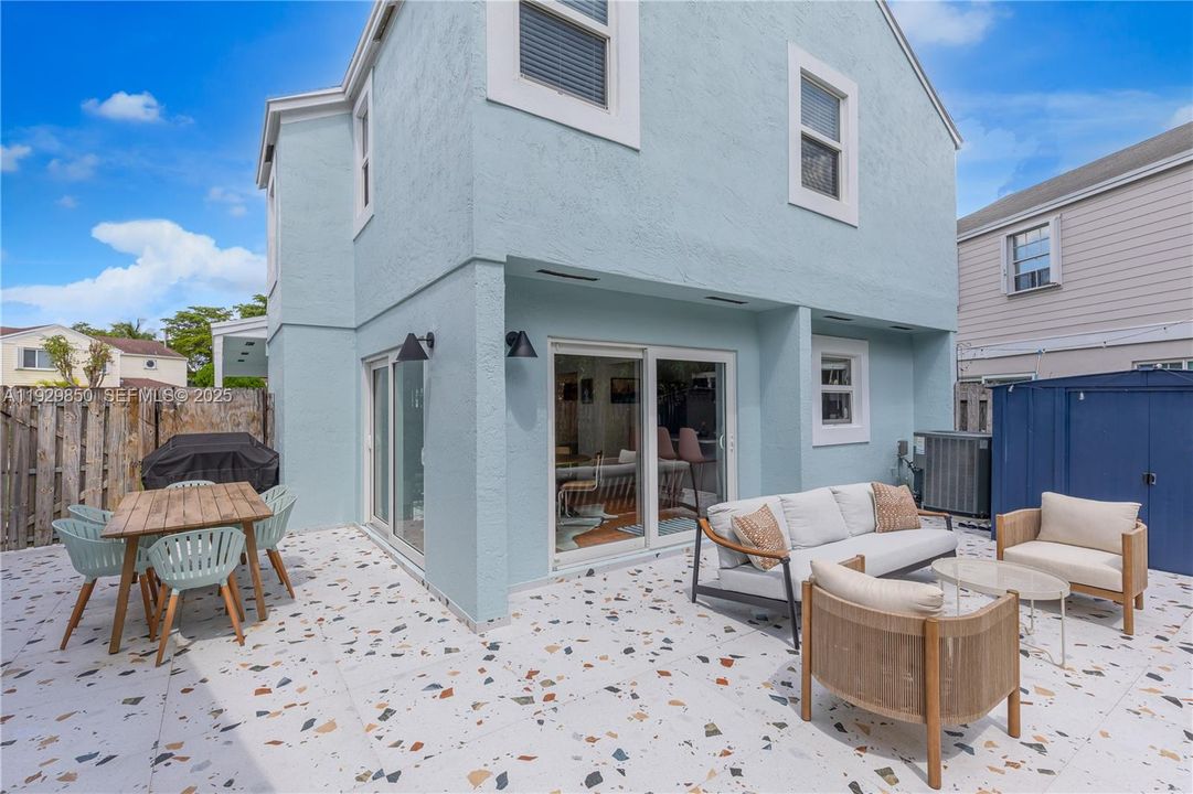 На продажу: $624,000 (3 спален, 2 ванн, 1810 Квадратных фут)