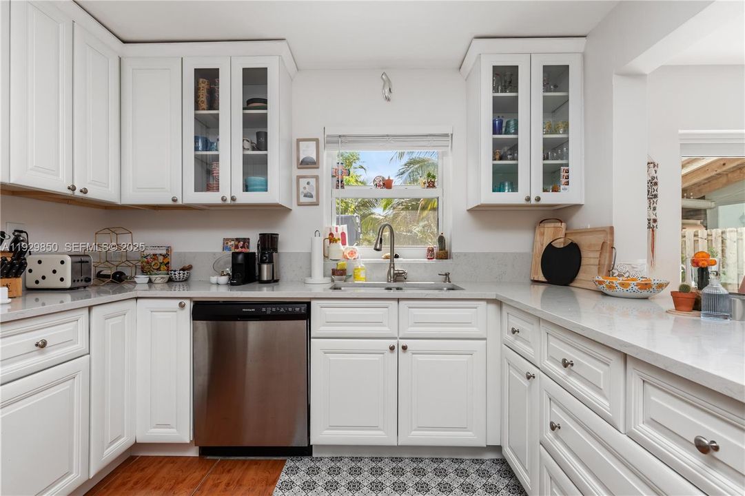 На продажу: $624,000 (3 спален, 2 ванн, 1810 Квадратных фут)