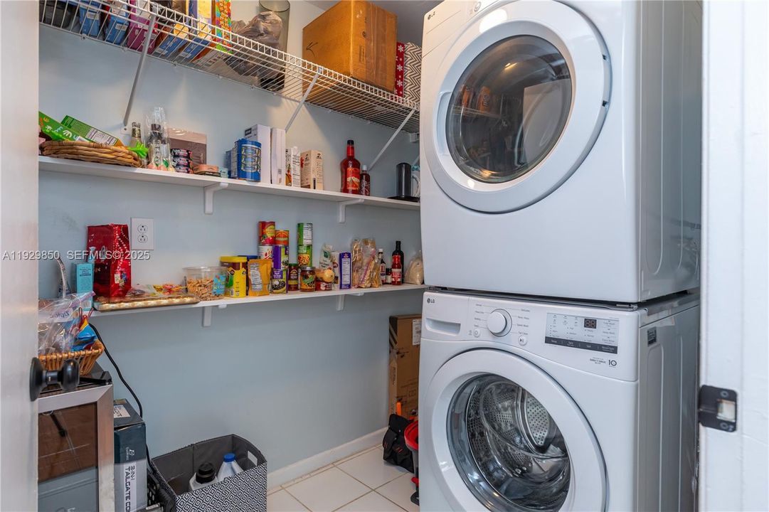 На продажу: $624,000 (3 спален, 2 ванн, 1810 Квадратных фут)