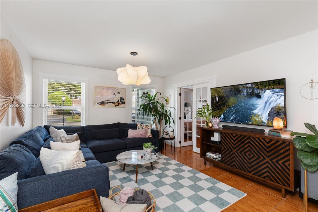 На продажу: $624,000 (3 спален, 2 ванн, 1810 Квадратных фут)