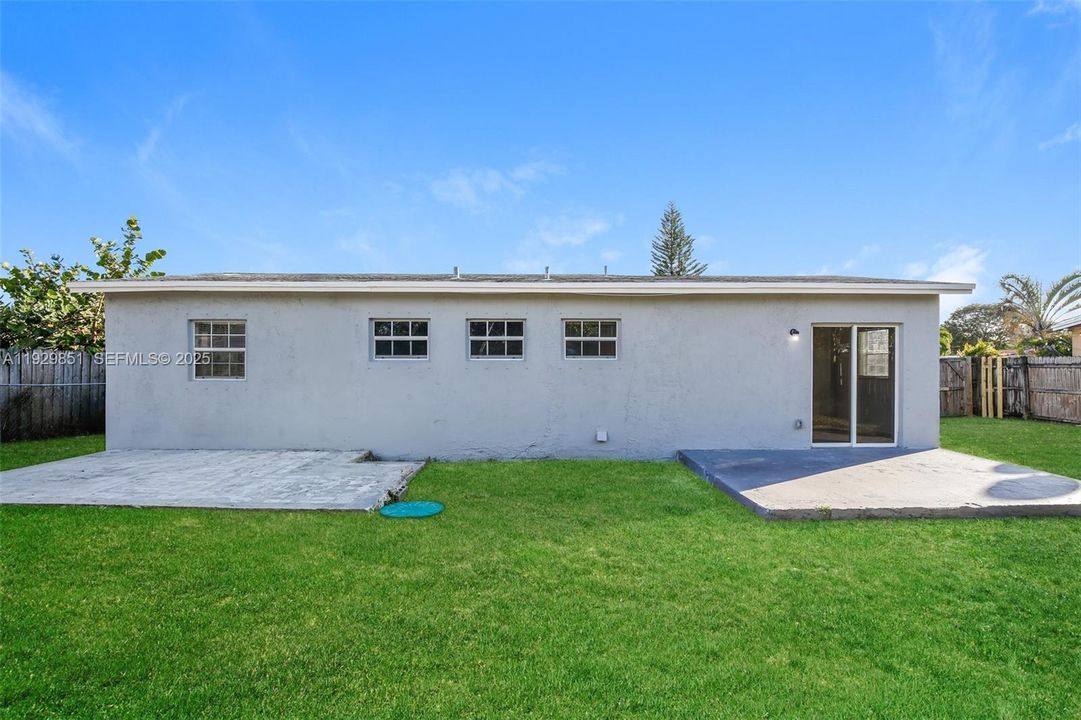 出租: $2,250 (3 贝兹, 2 浴室, 1012 平方英尺)