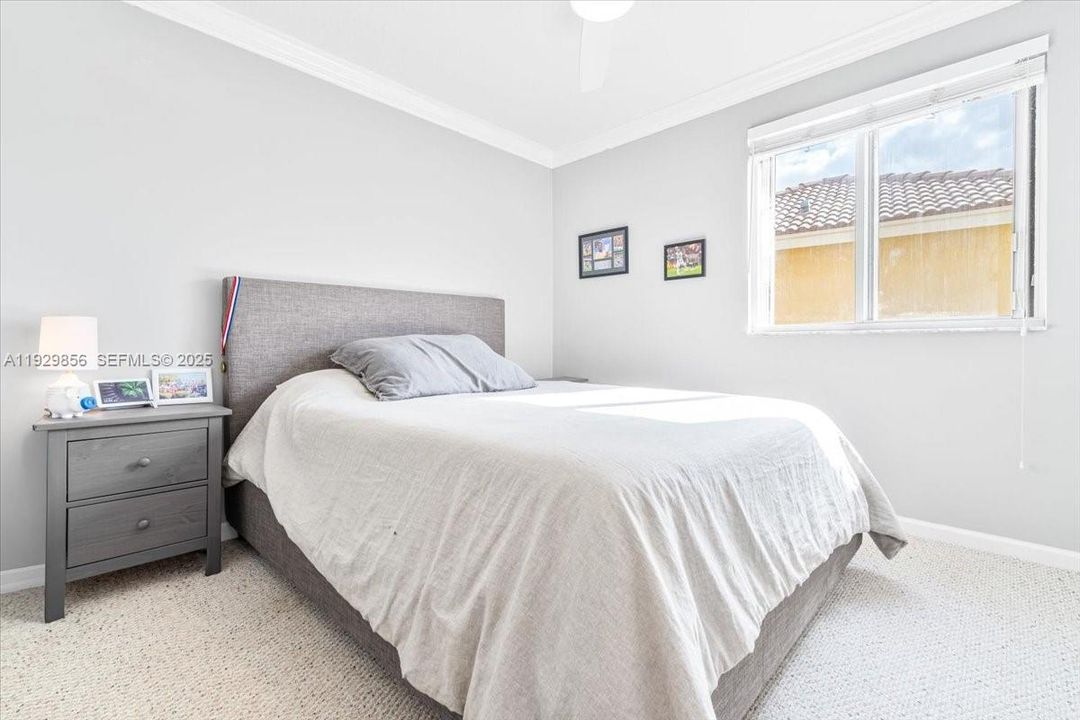 На продажу: $875,000 (4 спален, 2 ванн, 2136 Квадратных фут)