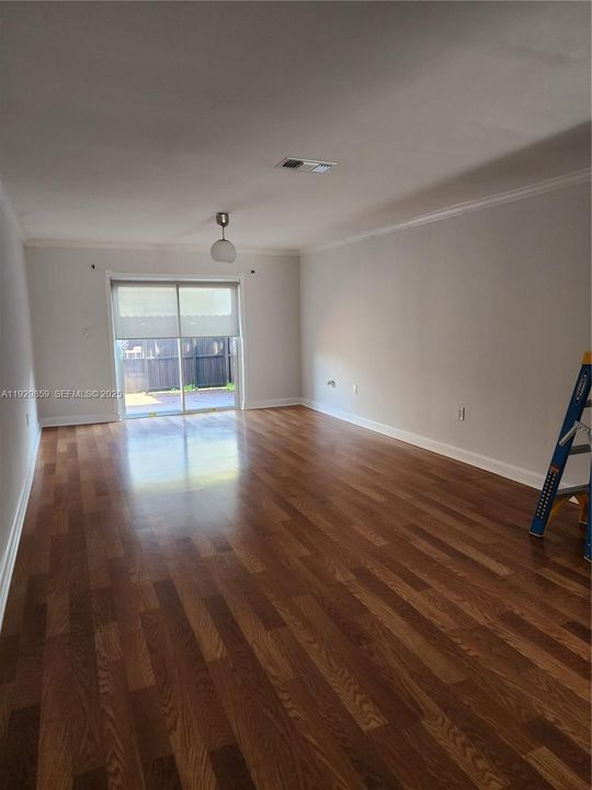 В аренду: $2,400 (2 спален, 1 ванн, 1120 Квадратных фут)