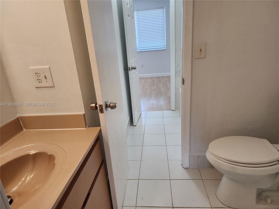 В аренду: $2,400 (2 спален, 1 ванн, 1120 Квадратных фут)