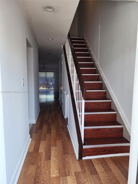 В аренду: $2,400 (2 спален, 1 ванн, 1120 Квадратных фут)