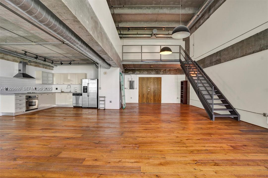 For Sale: $1,590,000 (2 beds, 2 baths, 1906 Square Feet)