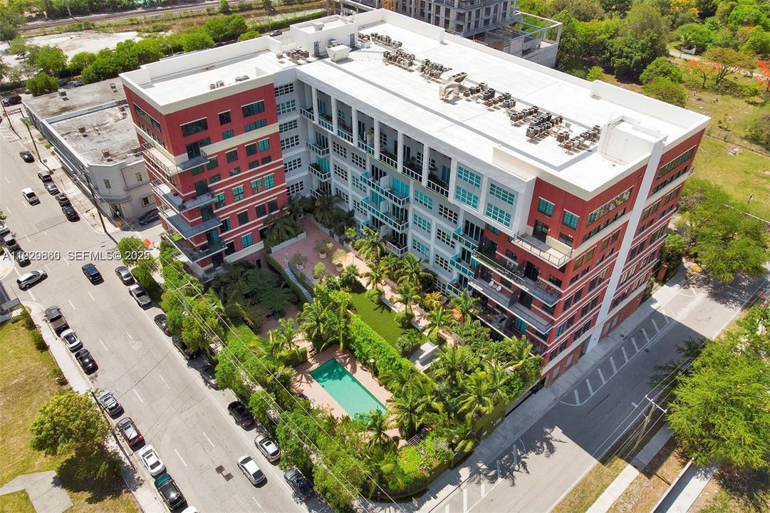 For Sale: $1,590,000 (2 beds, 2 baths, 1906 Square Feet)