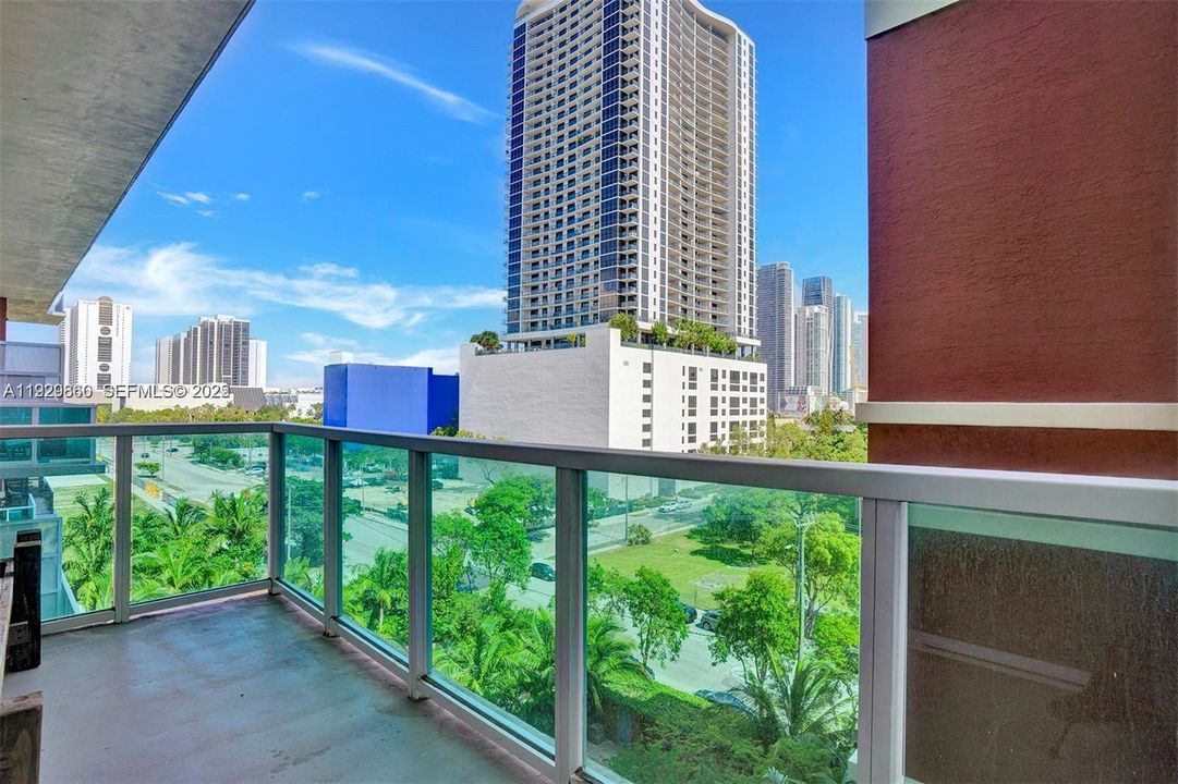 For Sale: $1,590,000 (2 beds, 2 baths, 1906 Square Feet)