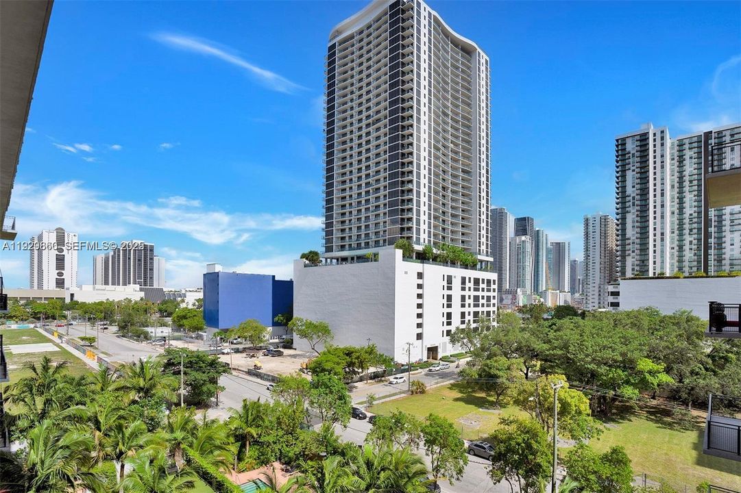 For Sale: $1,590,000 (2 beds, 2 baths, 1906 Square Feet)