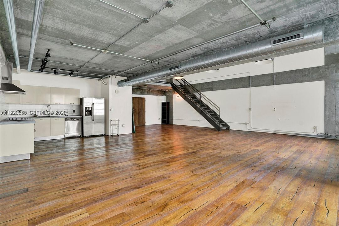 For Sale: $1,590,000 (2 beds, 2 baths, 1906 Square Feet)