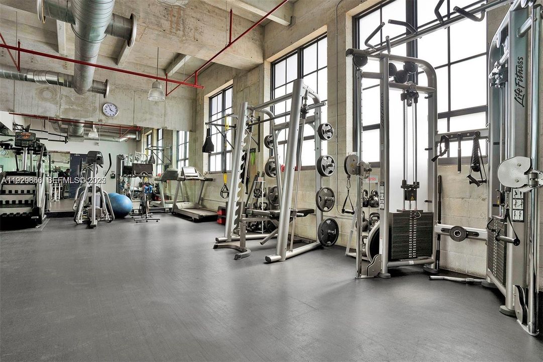 For Sale: $1,590,000 (2 beds, 2 baths, 1906 Square Feet)