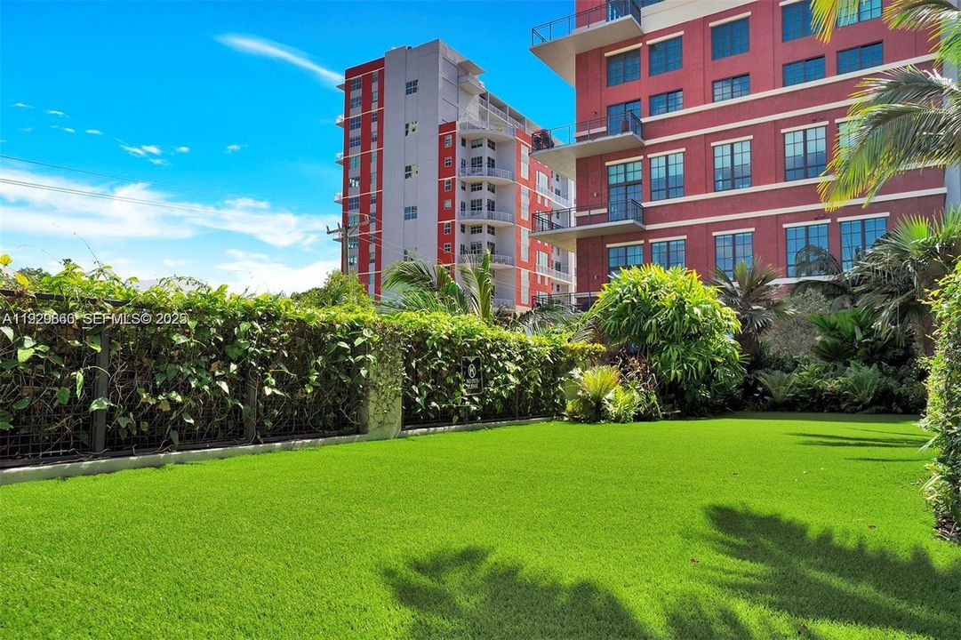 For Sale: $1,590,000 (2 beds, 2 baths, 1906 Square Feet)