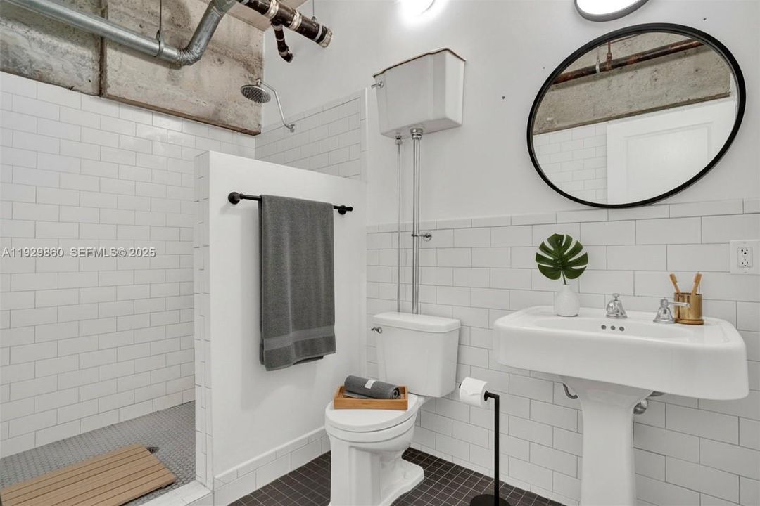 For Sale: $1,590,000 (2 beds, 2 baths, 1906 Square Feet)