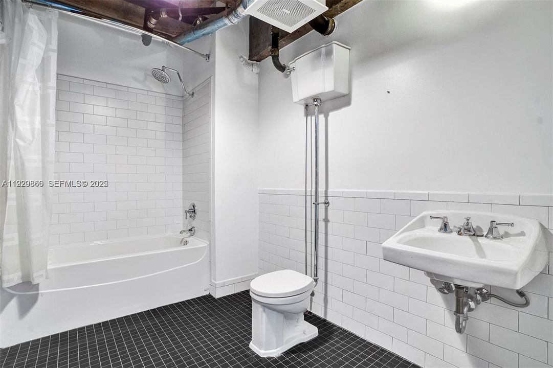 For Sale: $1,590,000 (2 beds, 2 baths, 1906 Square Feet)