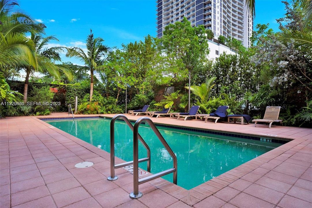 For Sale: $1,590,000 (2 beds, 2 baths, 1906 Square Feet)