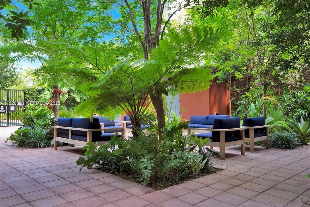 For Sale: $1,590,000 (2 beds, 2 baths, 1906 Square Feet)