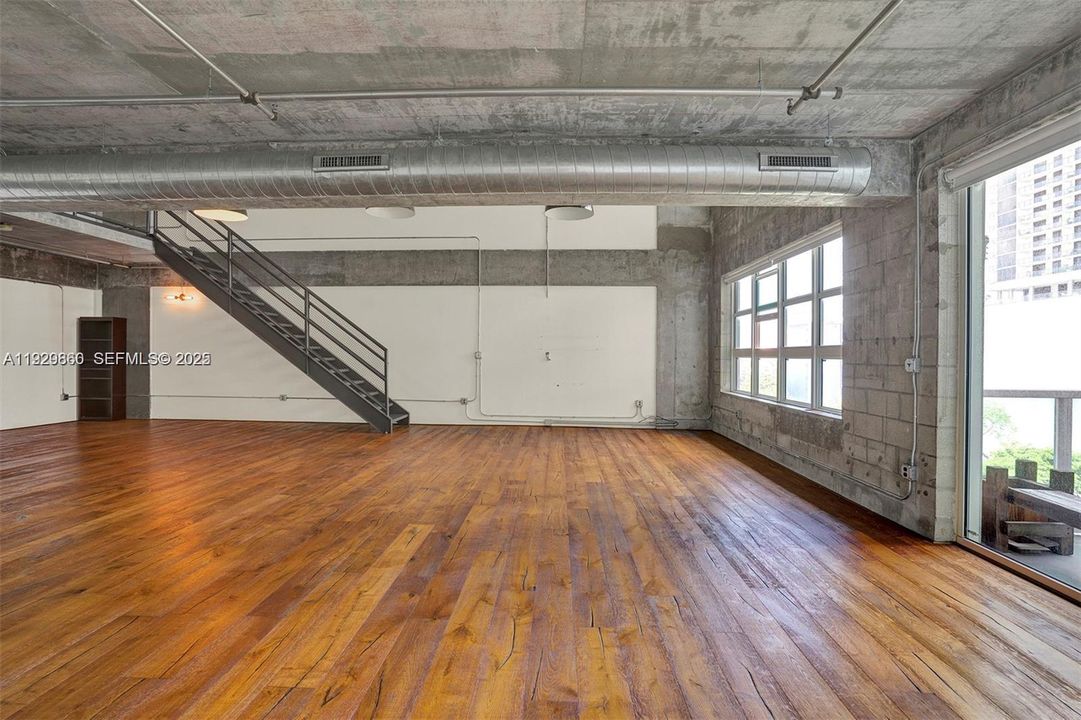 For Sale: $1,590,000 (2 beds, 2 baths, 1906 Square Feet)