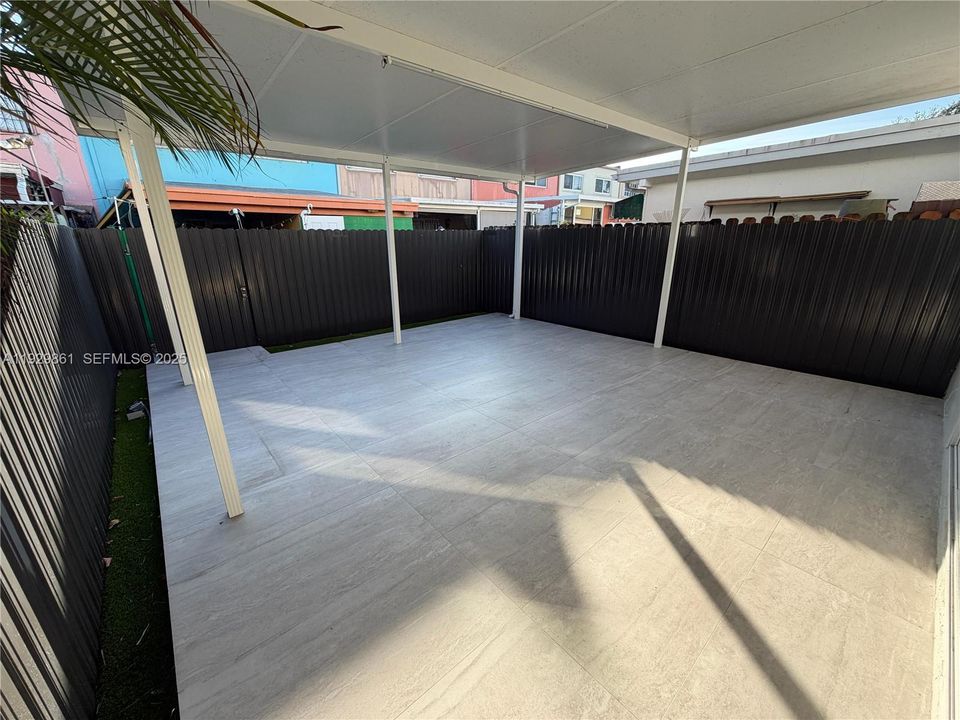 For Rent: $3,300 (3 beds, 2 baths, 1606 Square Feet)