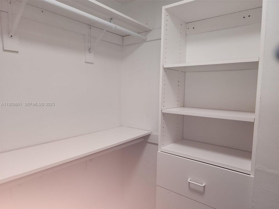 For Rent: $3,300 (3 beds, 2 baths, 1606 Square Feet)