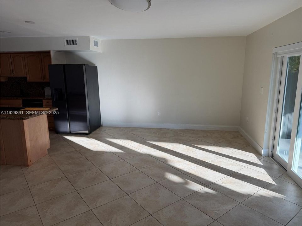 For Rent: $3,300 (3 beds, 2 baths, 1606 Square Feet)