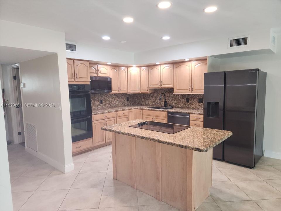 For Rent: $3,300 (3 beds, 2 baths, 1606 Square Feet)