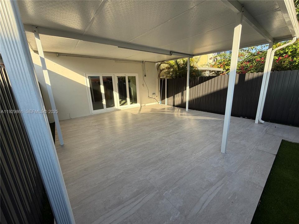 For Rent: $3,300 (3 beds, 2 baths, 1606 Square Feet)