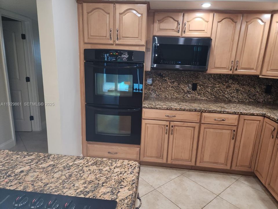 For Rent: $3,300 (3 beds, 2 baths, 1606 Square Feet)