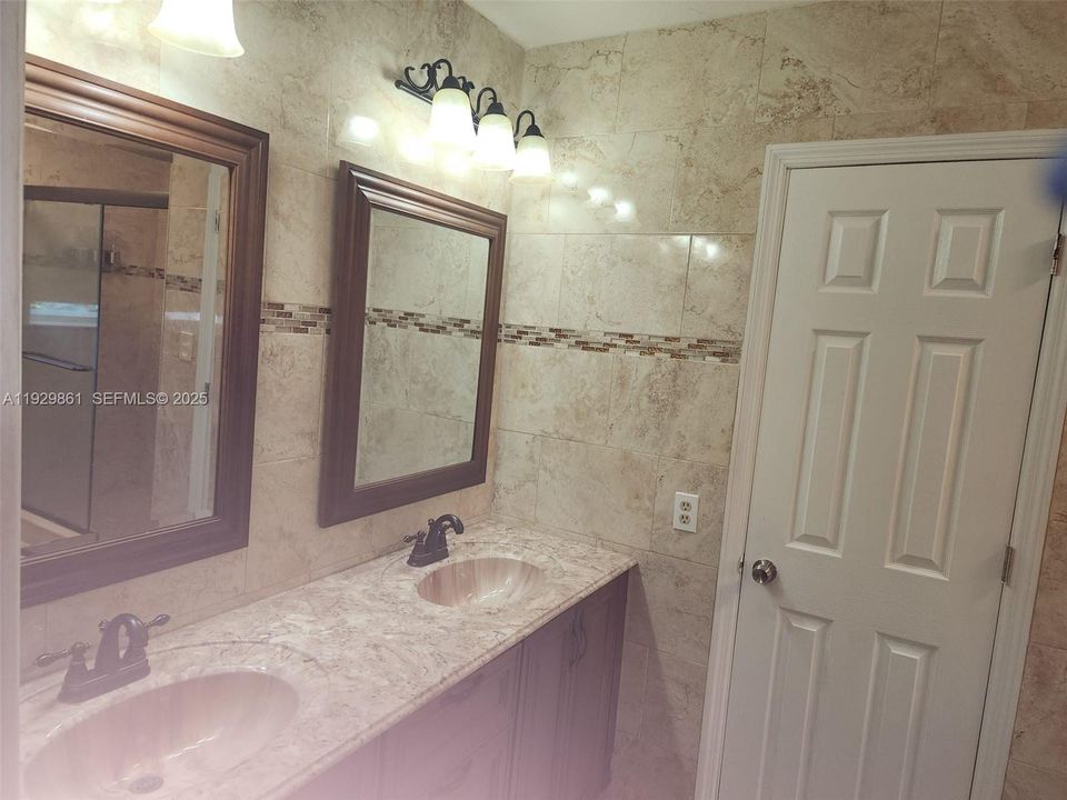 For Rent: $3,300 (3 beds, 2 baths, 1606 Square Feet)