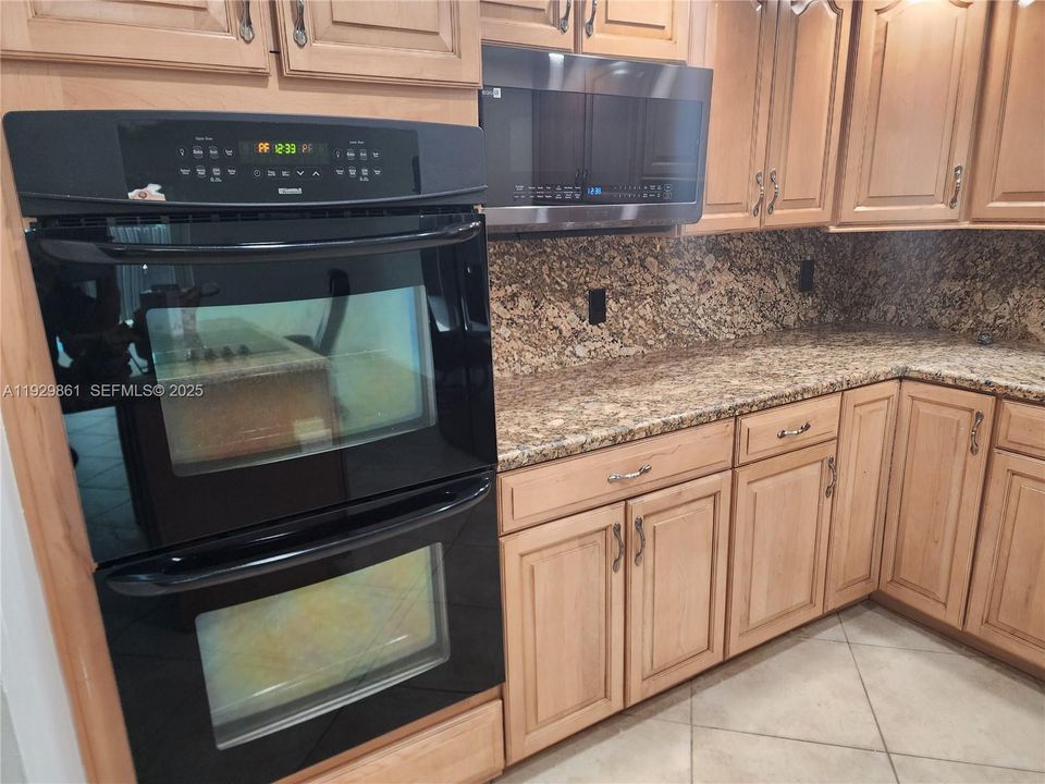 For Rent: $3,300 (3 beds, 2 baths, 1606 Square Feet)