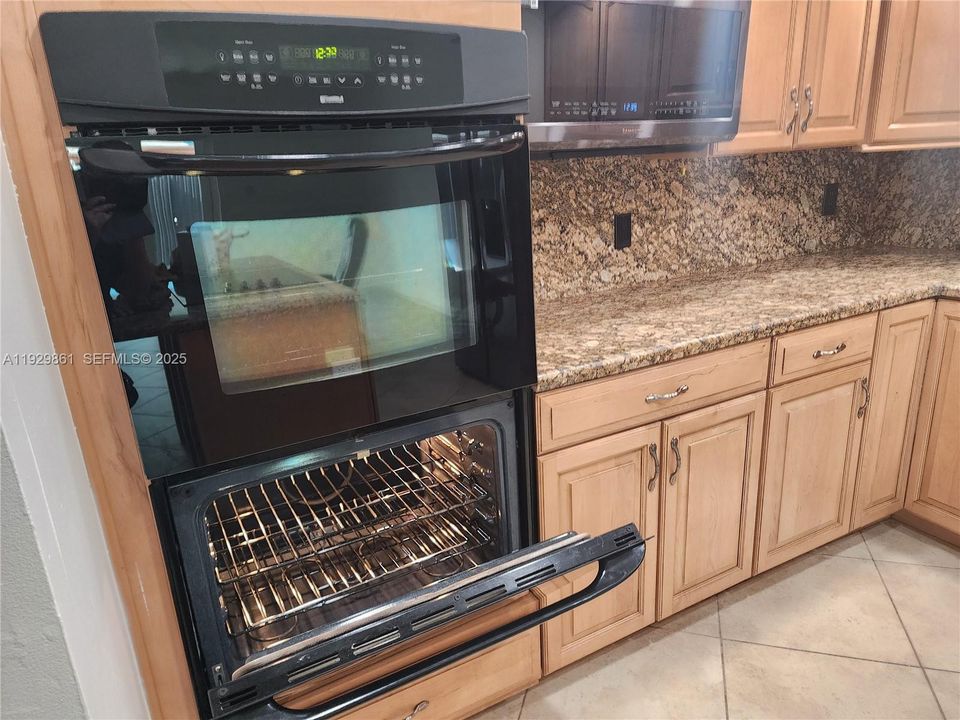 For Rent: $3,300 (3 beds, 2 baths, 1606 Square Feet)