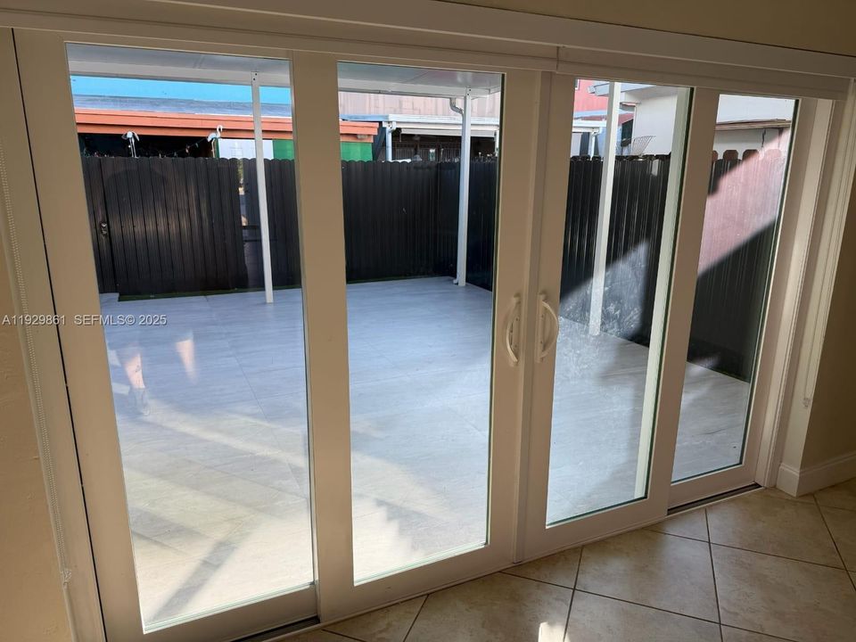 For Rent: $3,300 (3 beds, 2 baths, 1606 Square Feet)