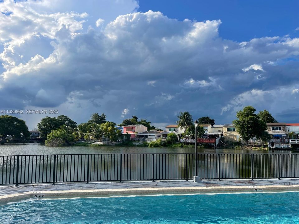 В аренду: $2,000 (2 спален, 1 ванн, 771 Квадратных фут)