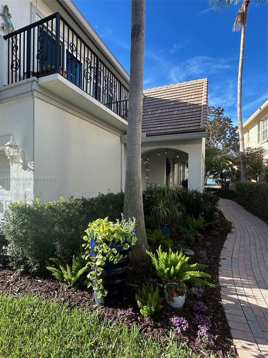 En Venta: $449,000 (2 camas, 2 baños, 1144 Pies cuadrados)