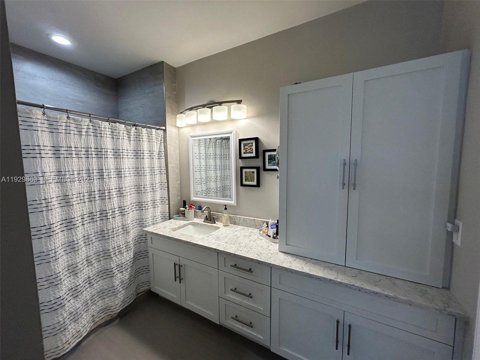 En Venta: $449,000 (2 camas, 2 baños, 1144 Pies cuadrados)